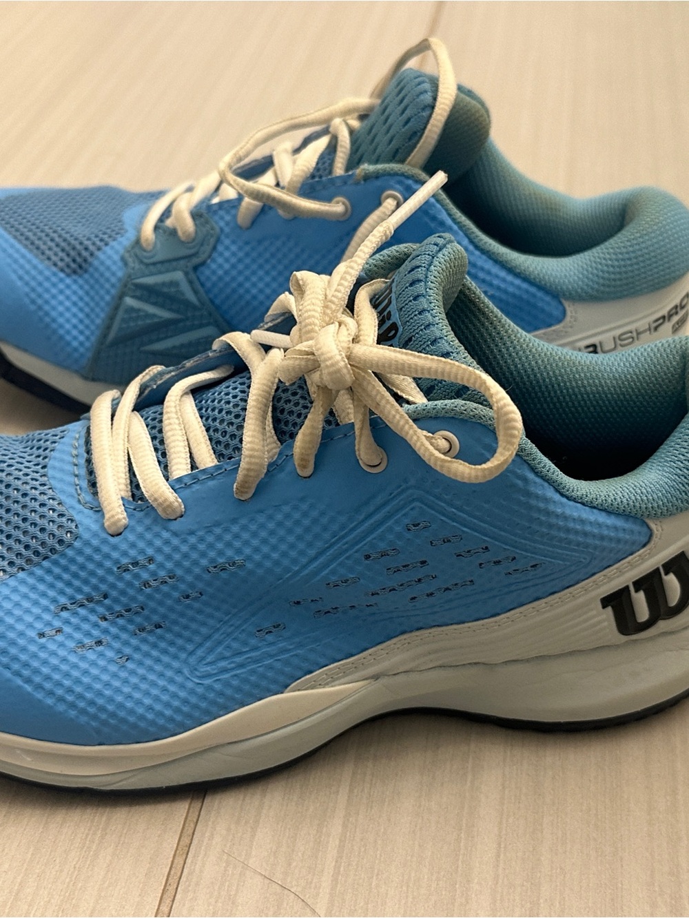 Womens Wilson rush pro court shoes.  No longer made.